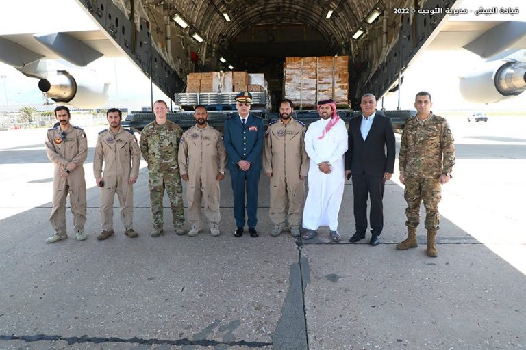 الجيش يتسلّم من قطر  70 طنا من المواد الغذائية
