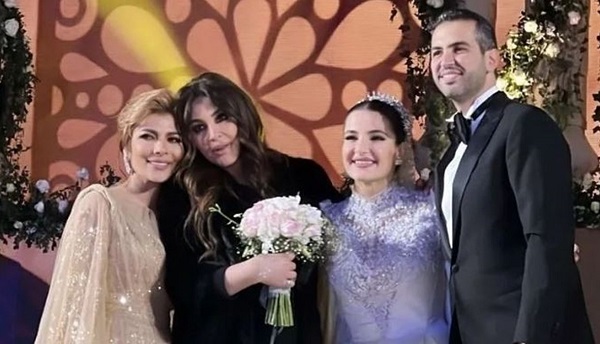 بالفيديو: إليسا ترقص وتغني وتأخذ باقة العروس في زفاف ابنة أصالة