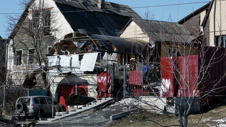 574 مسيرة و40 صاروخاً في هجوم ليلي على أوكرانيا