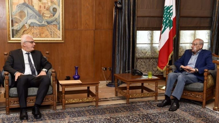 بري بحث والقرم شؤون قطاع الاتصالات