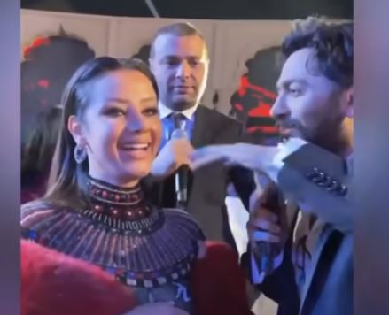 بالفيديو: تامر حسني يغني لرضوى الشربيني “أنا سي السيد”