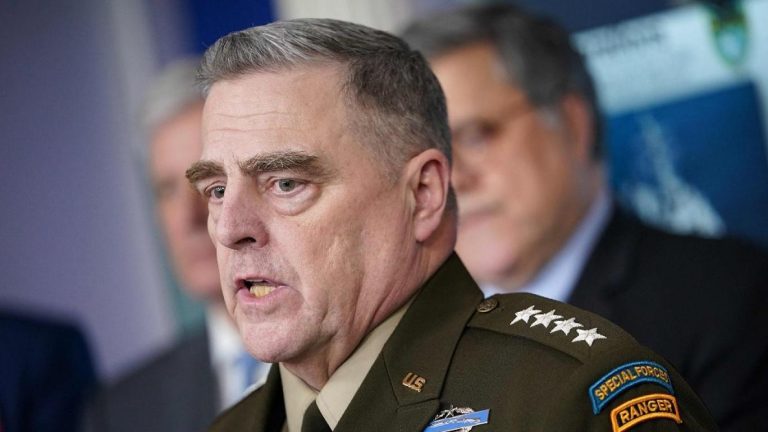 رئيس أركان الجيش الأميركي زار مطاراً قرب أوكرانيا سرّاً؟