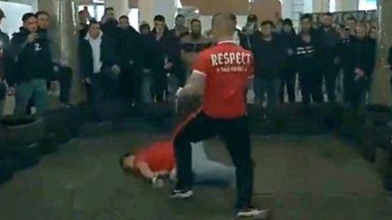 بالفيديو: ضربة ساحقة أسقطت الملاكم في قتال شوارع