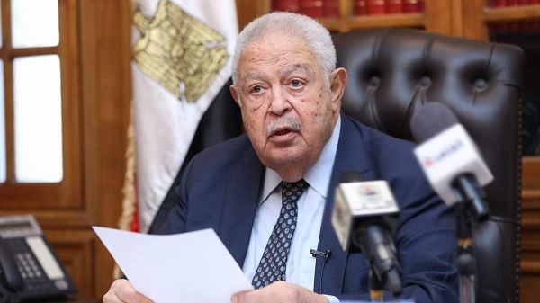 في مصر.. وفاة نقيب المحامين أثناء المحاكمة