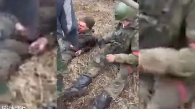 بالفيديو: أسر عسكريين روسيين على يد مدنيين في أوكرانيا