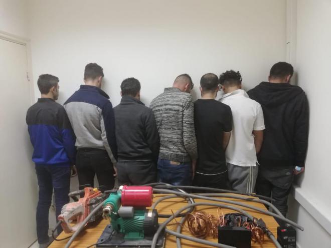 عصابة خطرة سرقت مئات البطاريات بقبضة “المعلومات”