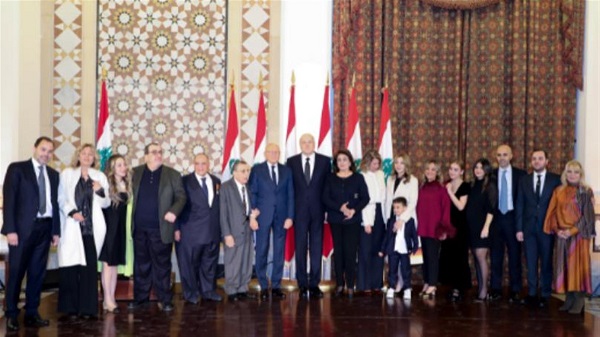 عون يمنح الصبّاح وسام الأرز الوطني برتبة ضابط