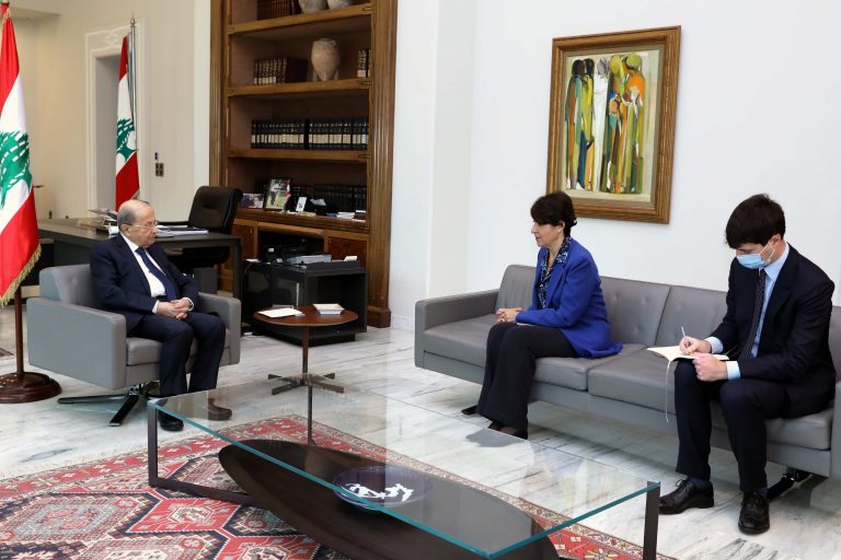 عون عرض مع سفيرة فرنسا المساعي الفرنسية – الخليجية