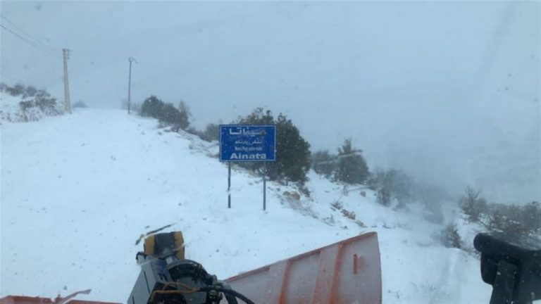 بالصّور: فتح طرقات قطعتها الثلوج