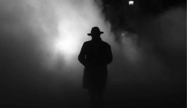 نجم لبناني ينتقد فنانات عربيات: أنتن ممثلات لا عارضات!