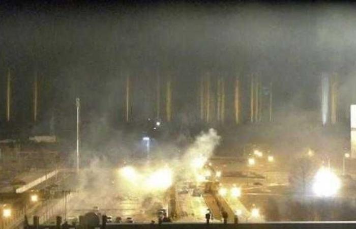 بالفيديو: حريق أكبر محطة نووية في أوكرانيا بعد تعرضها للقصف