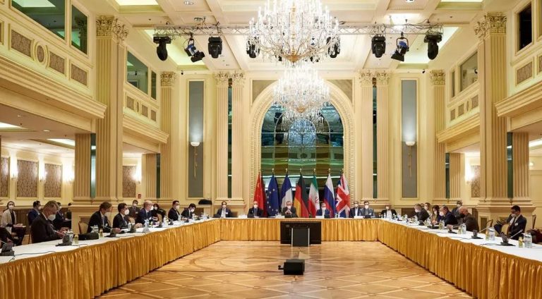 ثروات أوكرانيا على طاولة واشنطن