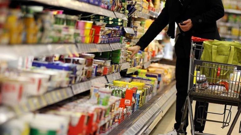 صعوبات تواجه الحكومة لتوفير المواد الغذائية!