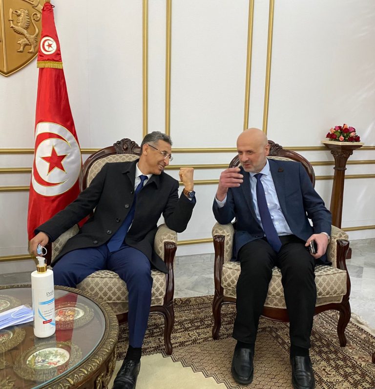 مولوي في تونس للمشاركة بمؤتمر وزراء الداخلية العرب