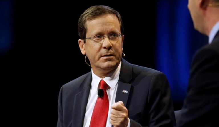 الرئيس “الإسرائيلي” في تركيا لتوطيد العلاقات