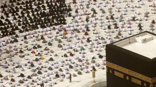 إيران تطلب من السعودية رفع حصتها في موسم الحج