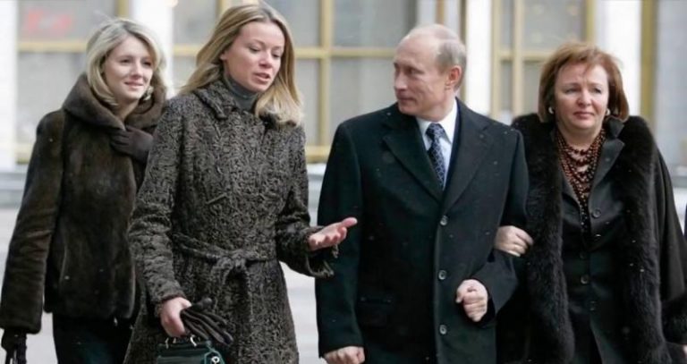 عقوبات بريطانية على ابنتَي بوتين