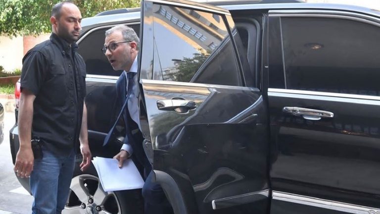 “القوات” تقطع الطريق لمنع باسيل من زيارة “رحبة”!