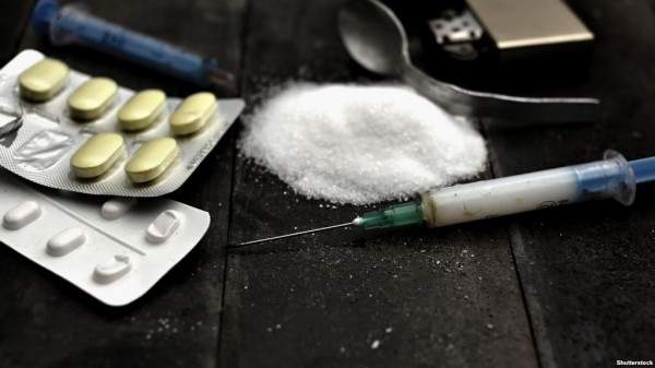 يروّج المخدّرات من داخل محلّه في صيدا.. فوقع بقبضة مكافحة المخدّرات