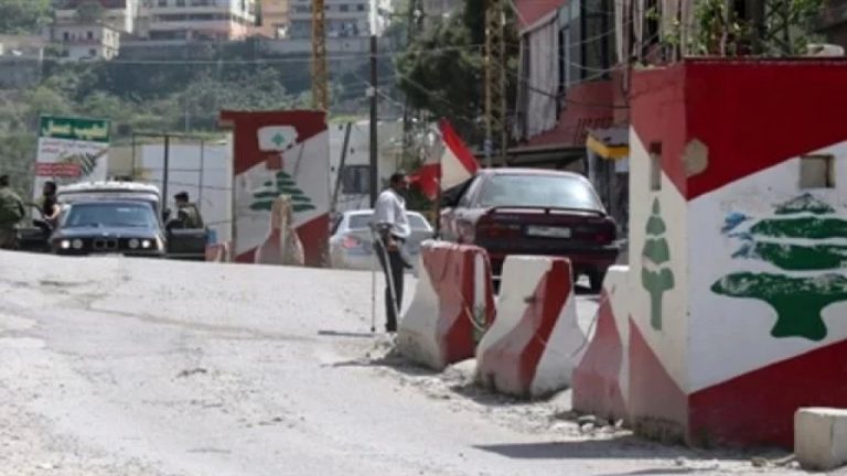 توقيف شخص حاول إلقاء قنبلة يدوية على حاجز للجيش