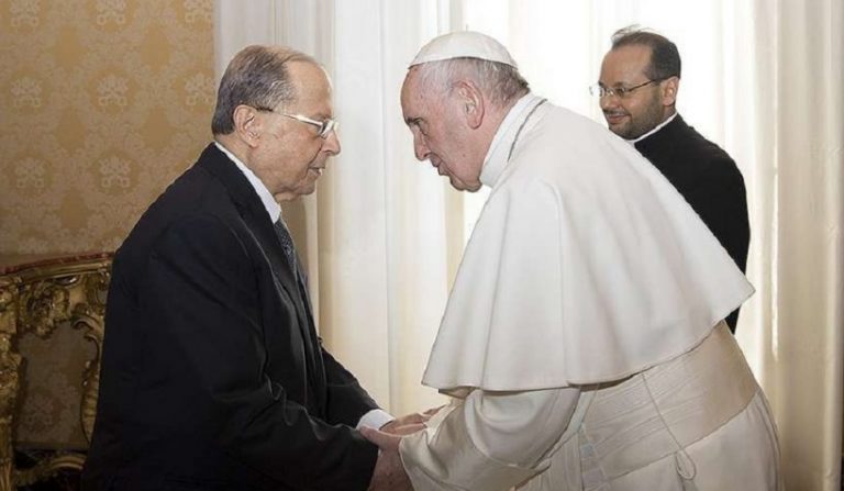 هل تسرّع عون في الإعلان عن زيارة البابا؟