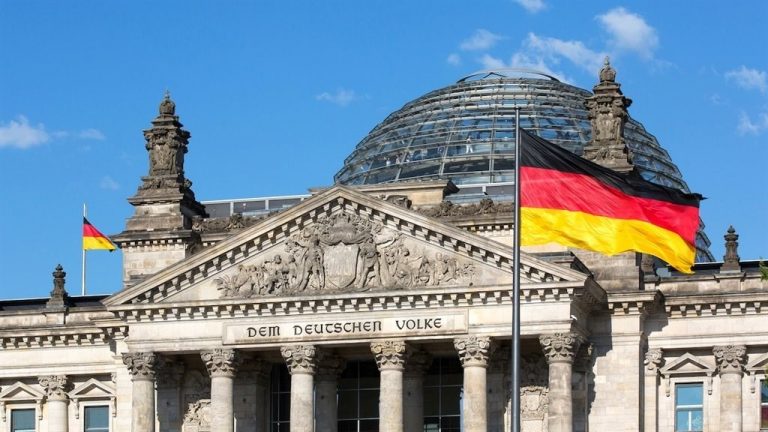 ألمانيا تستعد لإنفاق 2.9 مليار يورو على الأسلحة