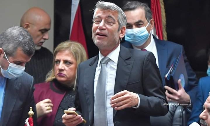 بالصور: وزير الطاقة “يضرب” من جديد!