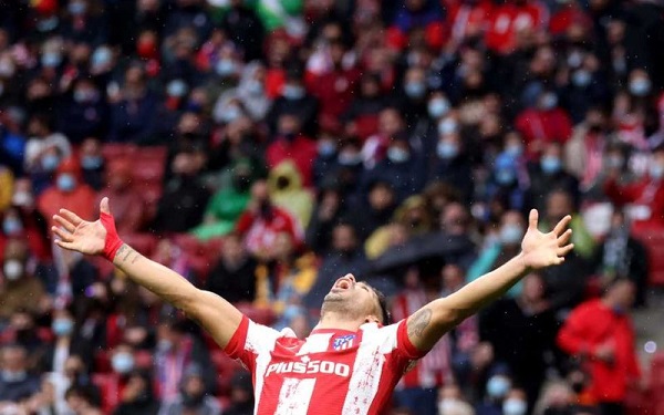 أتلتيكو مدريد يحرم من 5000 مشجع أمام “السيتي”.. والسبب “تحية نازية”!