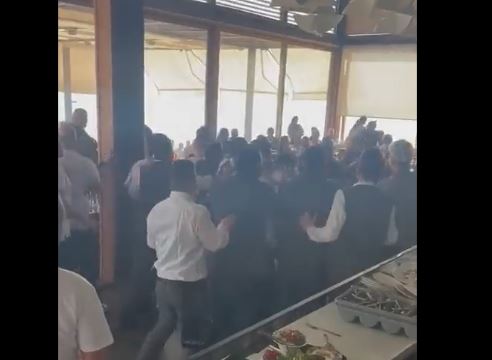 بالفيديو: اشكال وتضارب في مطعم السلطان ابراهيم في جونية