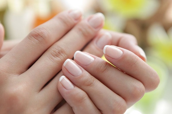 لون أظافرك قد يكشف ارتفاع نسبة الكوليسترول لديك!