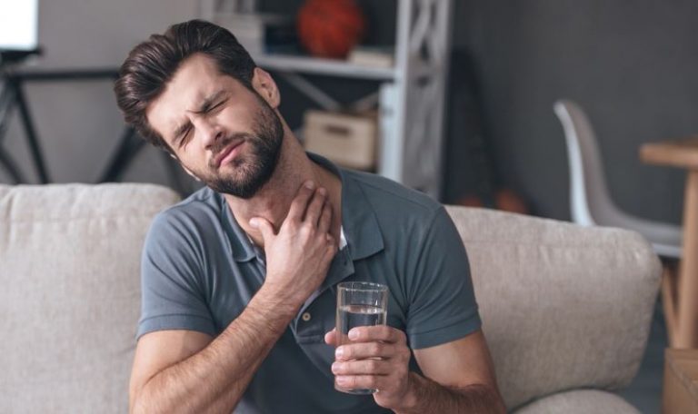 كيفية تمييز التهاب الحلق الناتج عن “كوفيد”