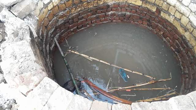 عاملان يلقيان مصرعهما في بئر صرف صحي في مصر