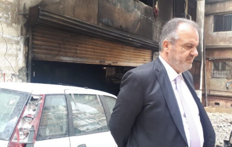 بوشكيان تفقد حريق المصنع في الفنار: التشدد في شروط الترخيص لحفظ السلامة العامة