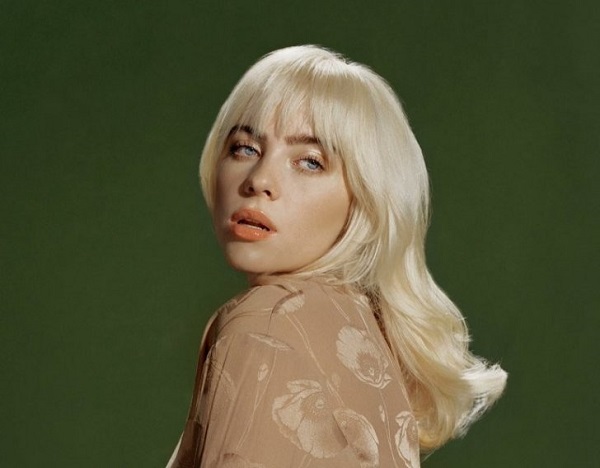 بالفيديو: بيلي إيليش تتعرّض لموقف محرج خلال مهرجان كوتشيلا