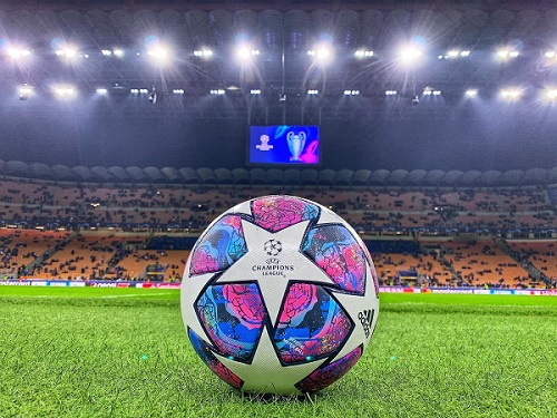 بالمواعيد.. مباريات كروية مشتعلة الليلة في “الأبطال”!