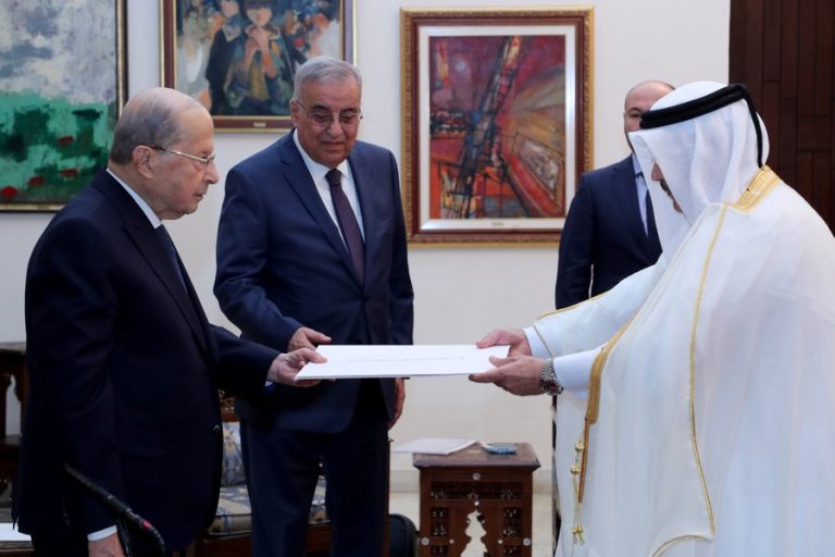 عون تسلّم أوراق اعتماد سفير قطر
