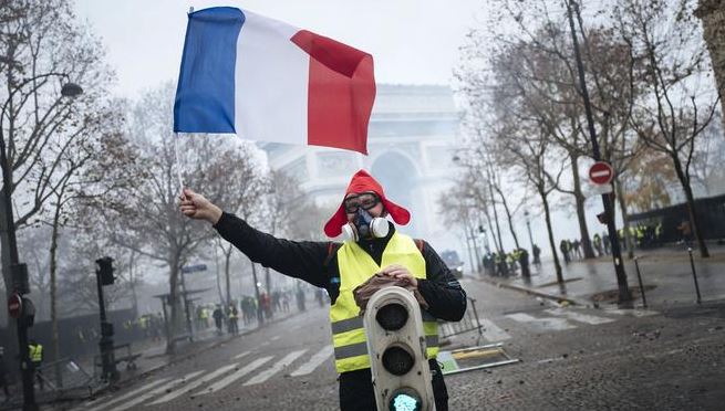 إحتجاجات في باريس عشية الإنتخابات الرئاسية