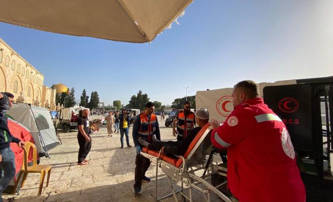 بالفيديو: إصابات واعتقالات خلال اقتحام قوات الاحتلال للمسجد الأقصى