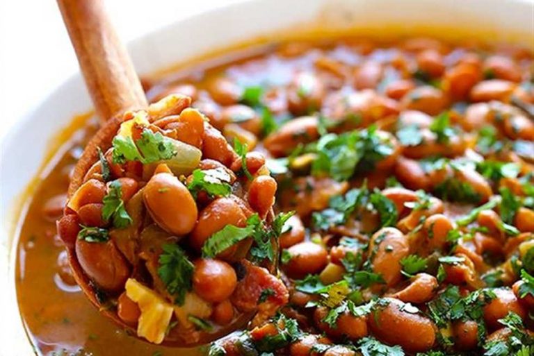 تحذير من تناول الفول يوميا طوال رمضان!