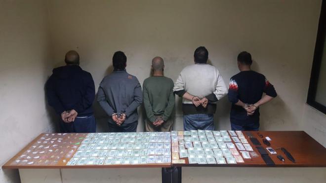 مع 4 من زبائنه.. مروّج مخدرات في قبضة “الأمن”