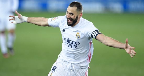 ثلاثية بنزيما تهزّ عرش البطل تشيلسي