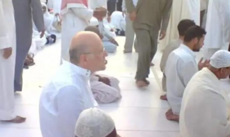 ميقاتي في مكة لأداء مناسك العمرة.. ويعود الخميس