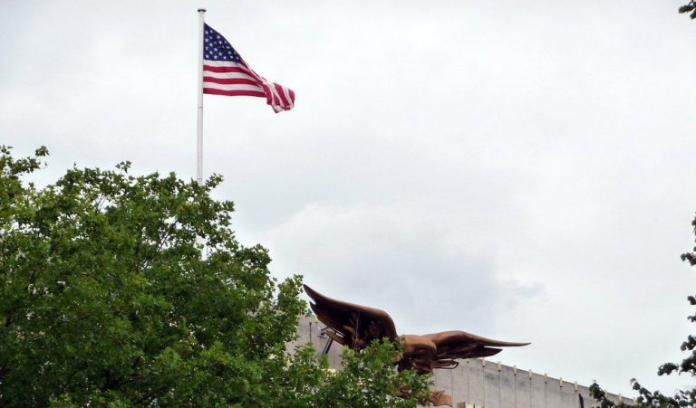 أميركا أمام ثلاثة خيارات