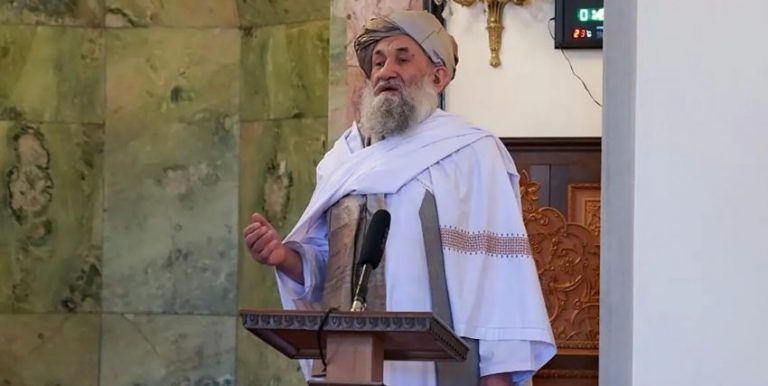 قائد “طالبان” يظهر علناً للمرة الثانية في 6 سنوات!