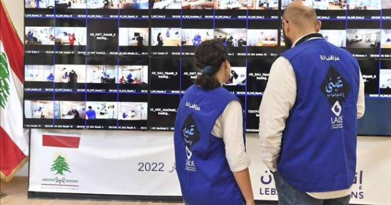  الشاشة العملاقة تظهّر الفجوة.. انتخابات تغيير الهويّة؟