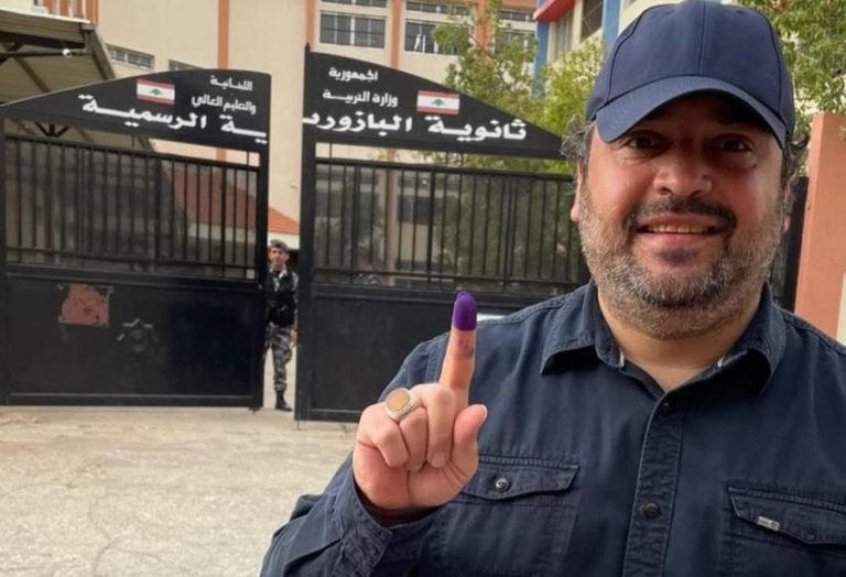 “السيد جواد” يقترع في البازورية