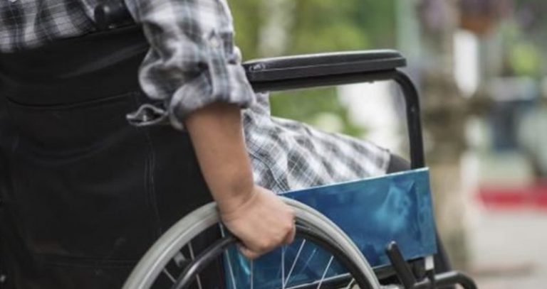 قرار لوزير الصناعة باستخدام أجراء من ذوي الاحتياجات الخاصة في المصانع