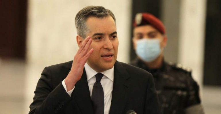 مجهولون ينتحلون صفة السفير مصطفى أديب