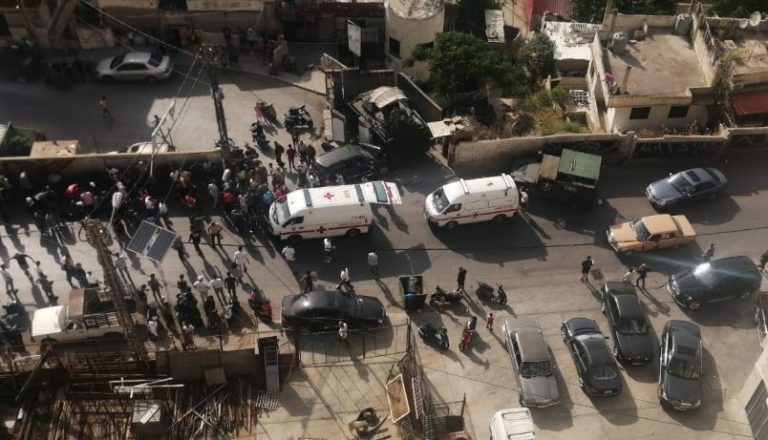 5 جرحى إثر اصطدام سيارة بملّالة للجيش في طرابلس