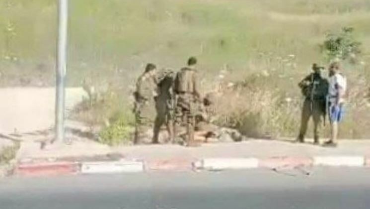 بالفيديو: الاحتلال يصيب شاباً بزعم محاولته تنفيذ عملية طعن جنوب نابلس